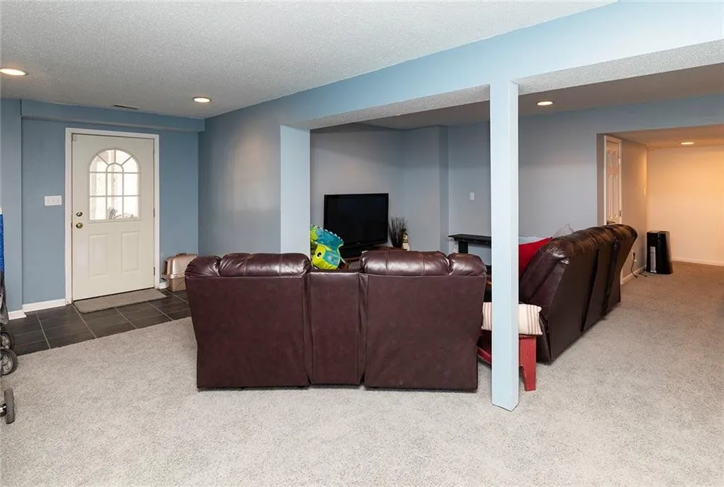 10908 NW 107th Street, Granger, Iowa - Family Room